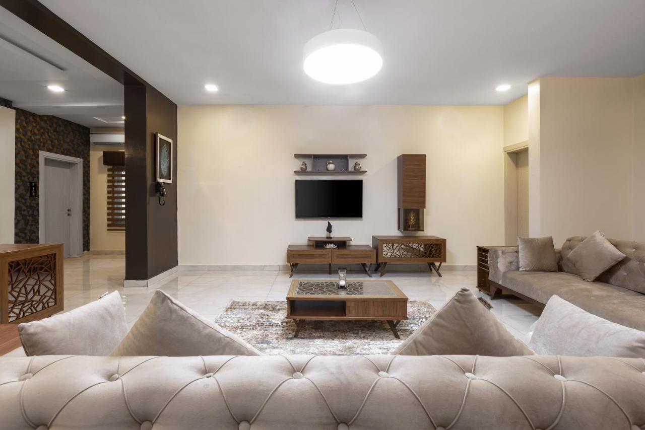 Bkt Cribs - Apartments & Suites Abuja Bagian luar foto