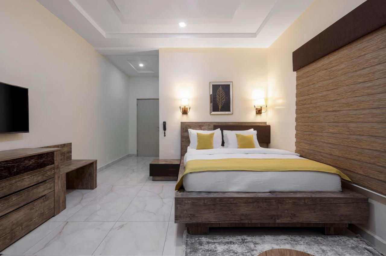Bkt Cribs - Apartments & Suites Abuja Bagian luar foto