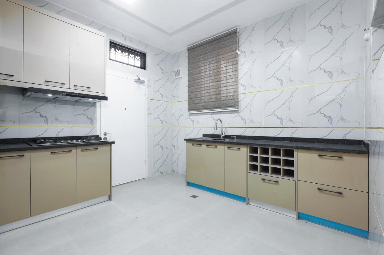 Bkt Cribs - Apartments & Suites Abuja Bagian luar foto