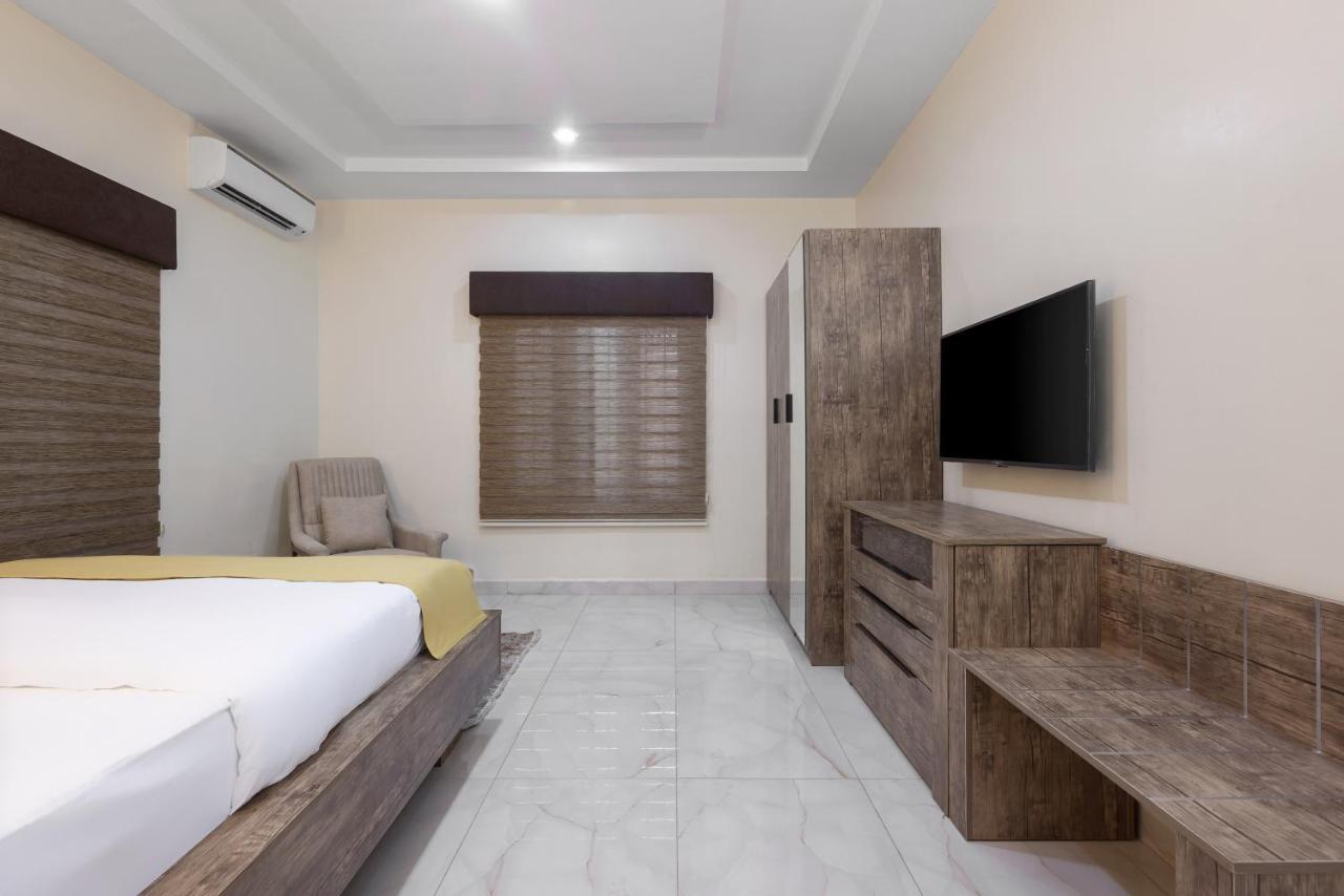 Bkt Cribs - Apartments & Suites Abuja Bagian luar foto