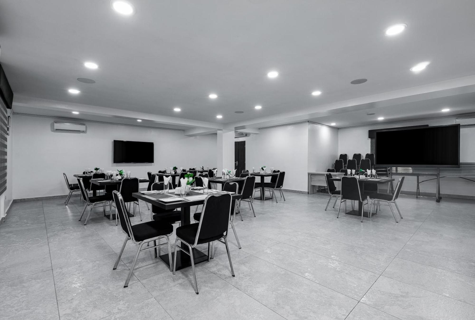 Bkt Cribs - Apartments & Suites Abuja Bagian luar foto